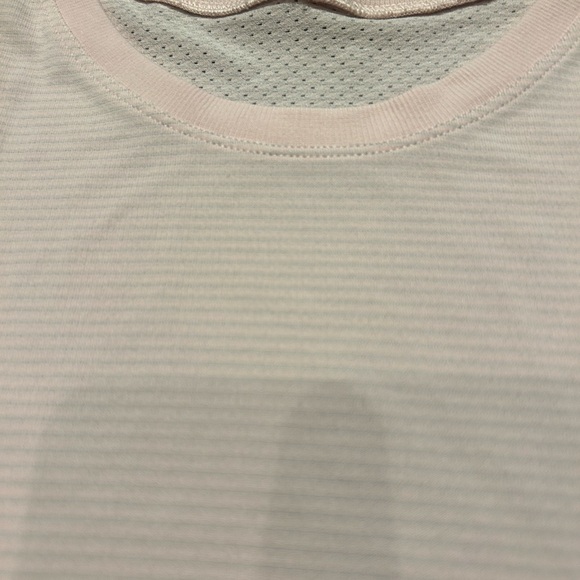 Lululemon Train to Be Tank Top
Strawberry Milkshake Size 4 - Picture 7 of 9